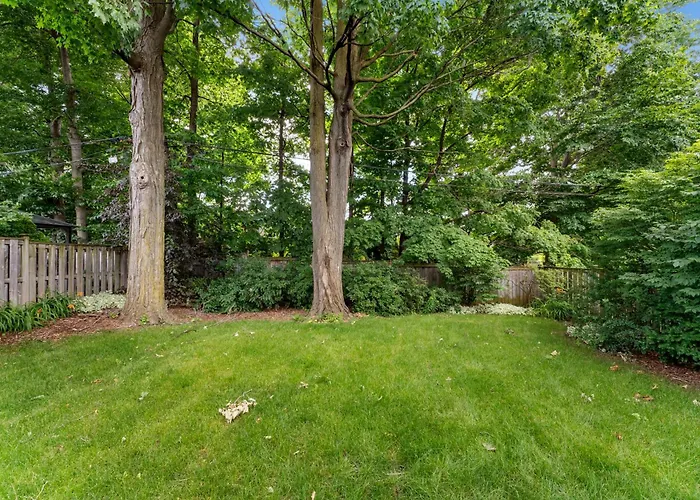 Luxury Home - 5 Min From Airport, 15 To Downtown Toronto